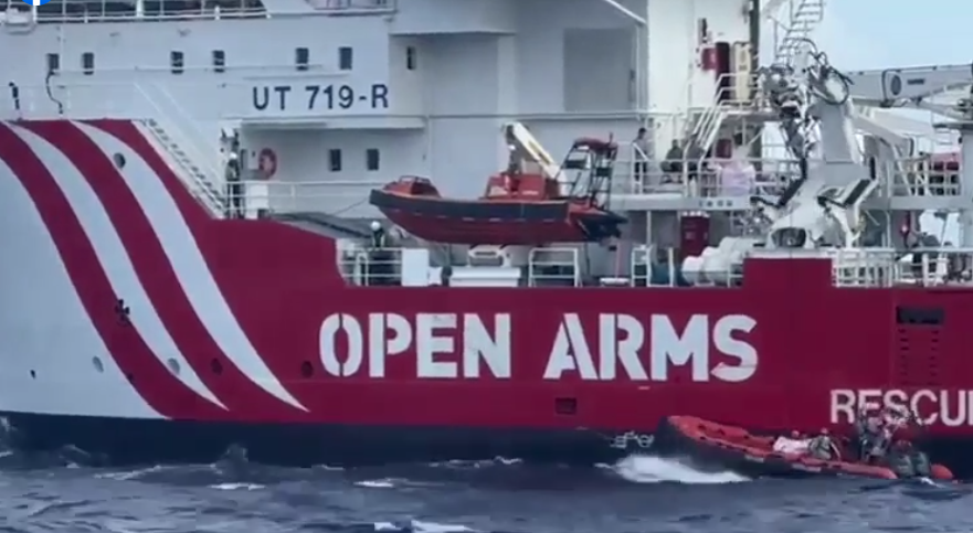 Migranti: si aggrava la situazione sull’Open Arms, 99 profughi ancora sulla nave