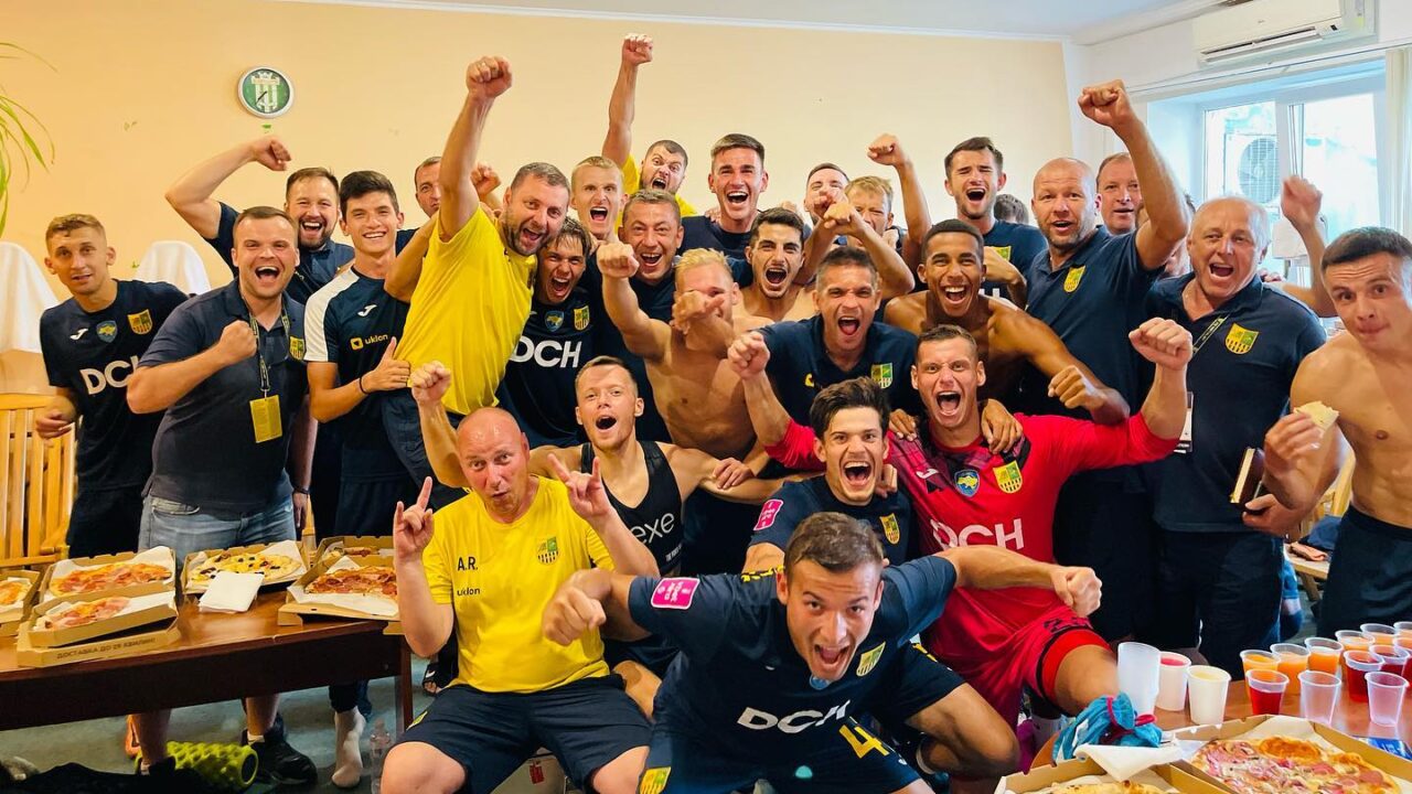 Ritorna il campionato di calcio in Ucraina: rifugi anti-bombe negli stadi