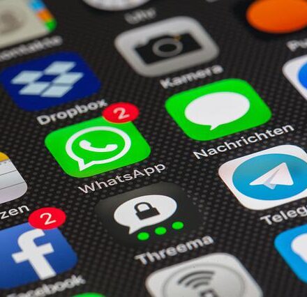 É possibile denunciare qualcuno per un’offesa in una chat di WhatsApp?