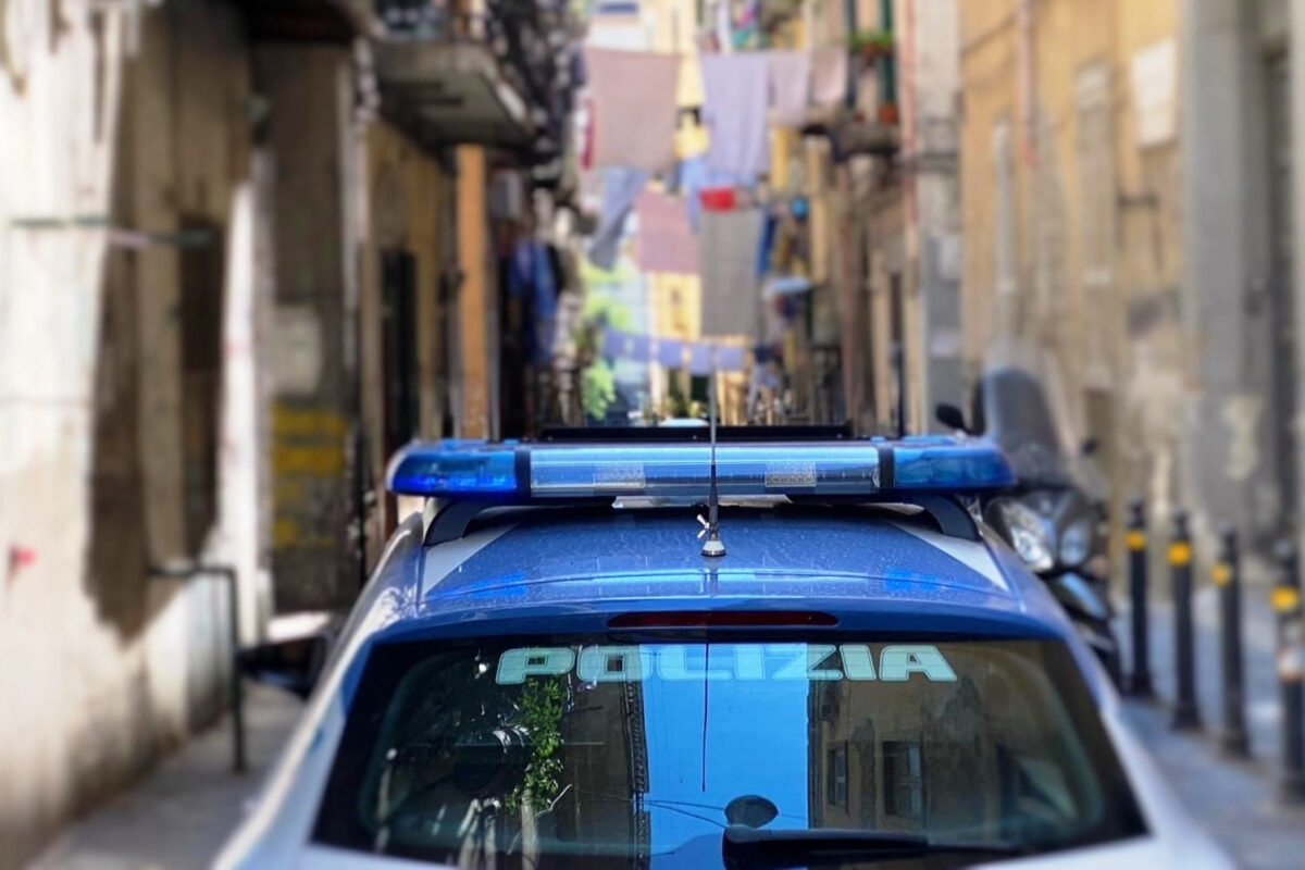 Napoli: evita la sorveglianza per fare un video che inneggia alla mafia, in carcere la sorella dell’assassino di Francesco Maimone