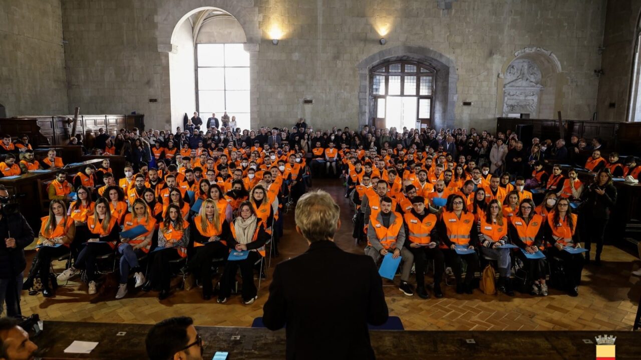 Napoli: 200 nuovi operatori della nettezza urbana sotto contratto