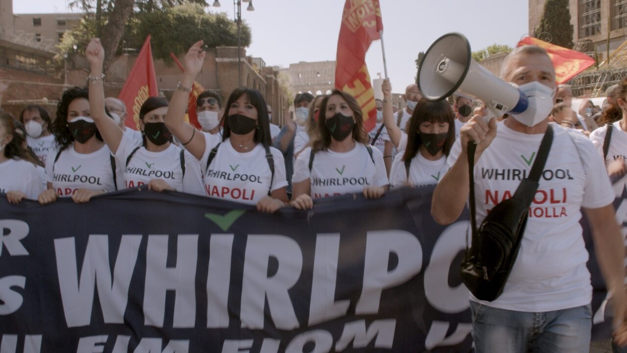 Napoli: la lotta degli operai Whirlpool finisce in un film al cinema