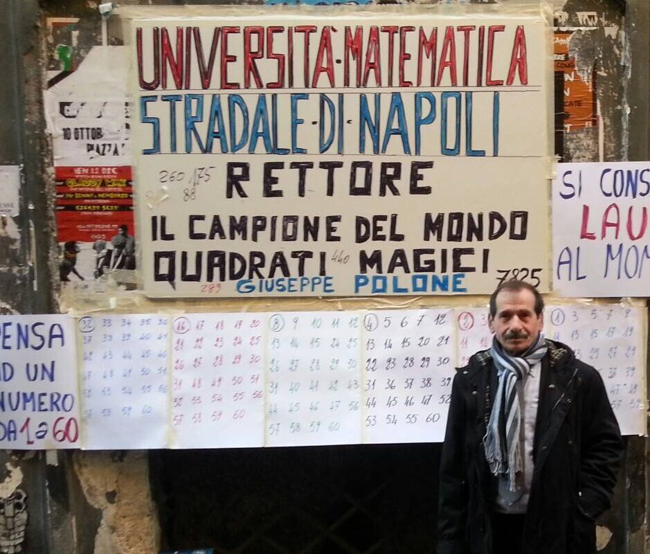 Napoli, l’Università di Polone: “lauree” in tre minuti in strada