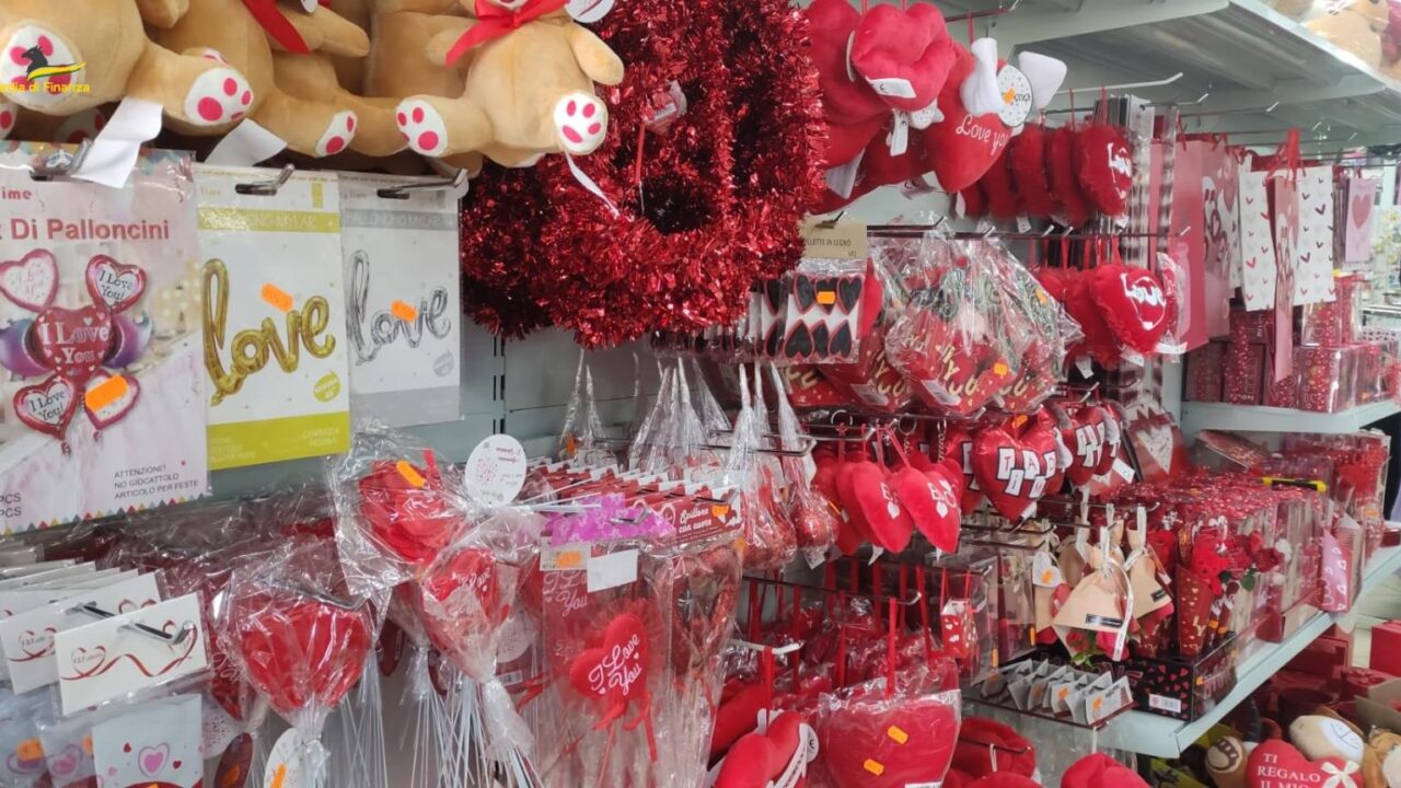 San Valentino: sequestrati già oltre 15mila euro di prodotti irregolari