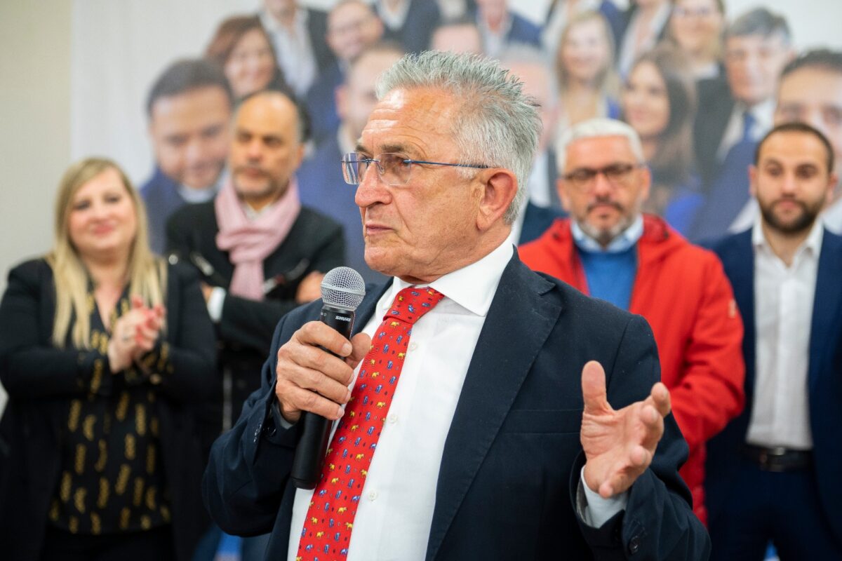 Cicciano: Giuseppe Caccavale si candida a sindaco e presenta “Oltre”