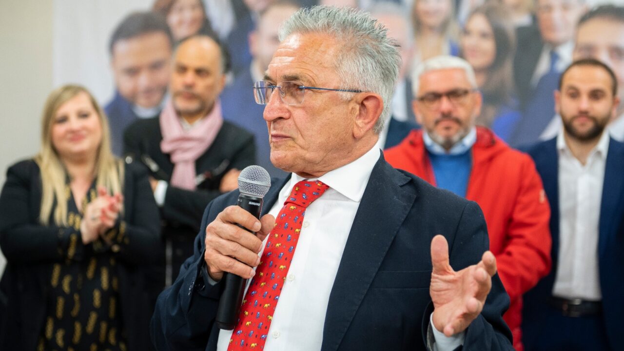 Cicciano: Giuseppe Caccavale si candida a sindaco e presenta “Oltre”