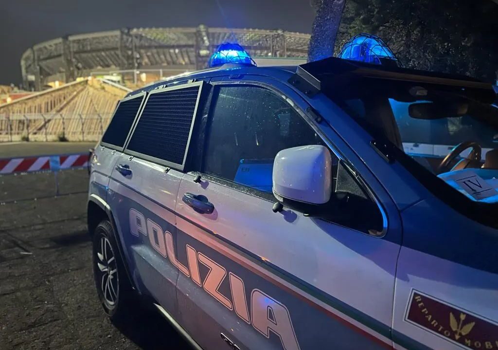https://www.zerottounonews.it/wp-content/uploads/2023/04/stadio-maradona-polizia-napoli-milan-1024x720.jpg