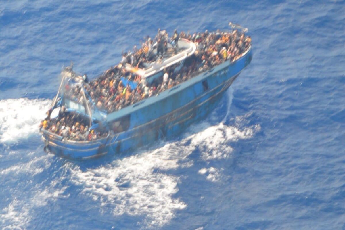 Strage di migranti al largo della Grecia: 78 morti, centinaia di dispersi