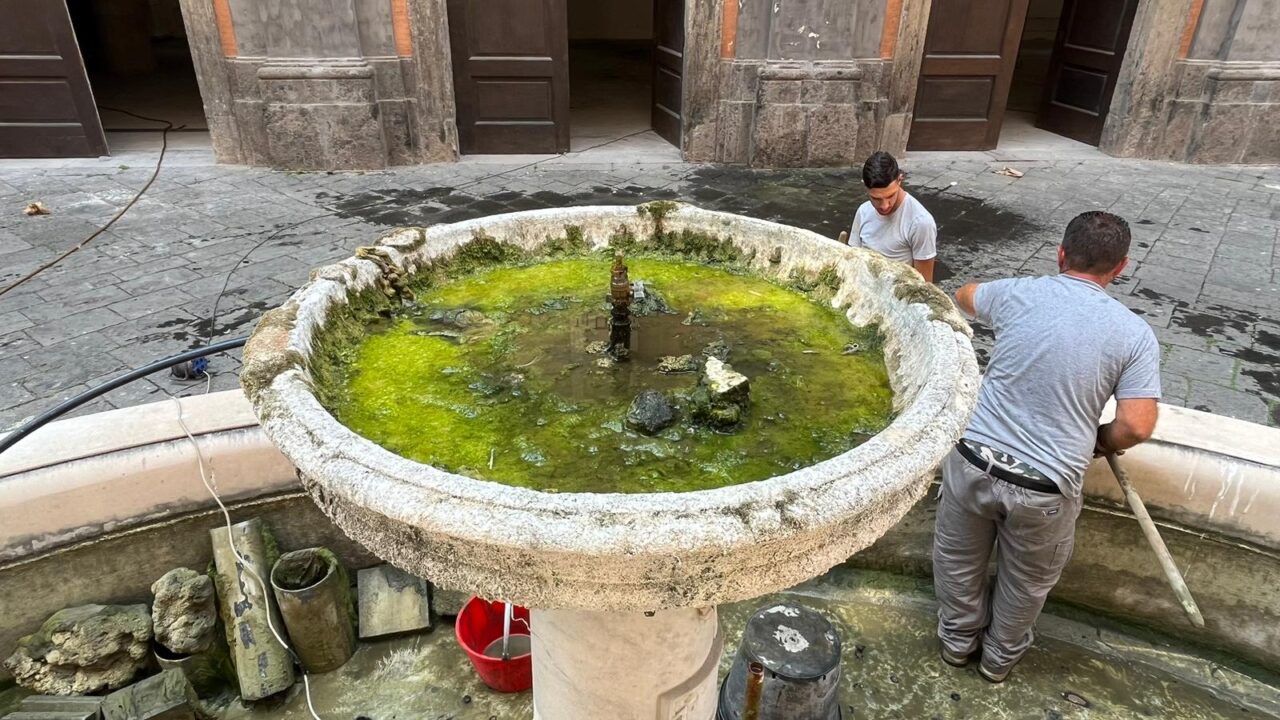 Napoli: a Palazzo Reale restaurata la fontana del Cortile delle Carrozze