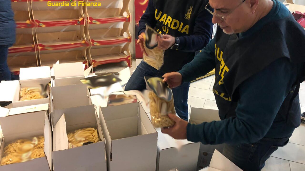 Truffa con la sigla IGP “Pasta di Gragnano”: sequestrati oltre 400 pacchi nel Napoletano