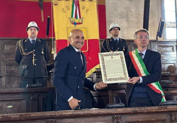 Luciano Spalletti è diventato cittadino onorario di Napoli
