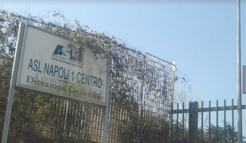 Napoli: minaccia e sequestra il personale dell’ASL per lamentarsi del materiale sanitario ricevuto