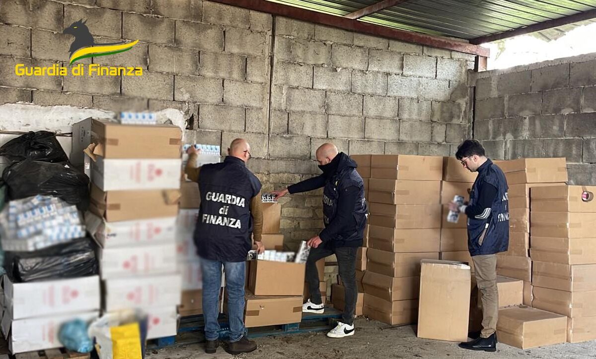 Saviano: sequestrati oltre 1000kg di sigarette di contrabbando, denunciati mamma e figlio