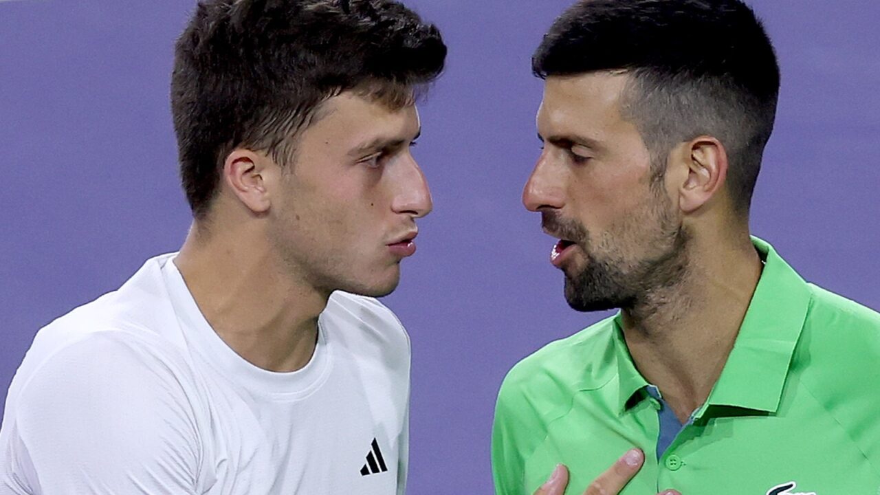 Djokovic cade ancora sotto i colpi degli italiani: sconfitto da Luca Nardi ad Indian Wells