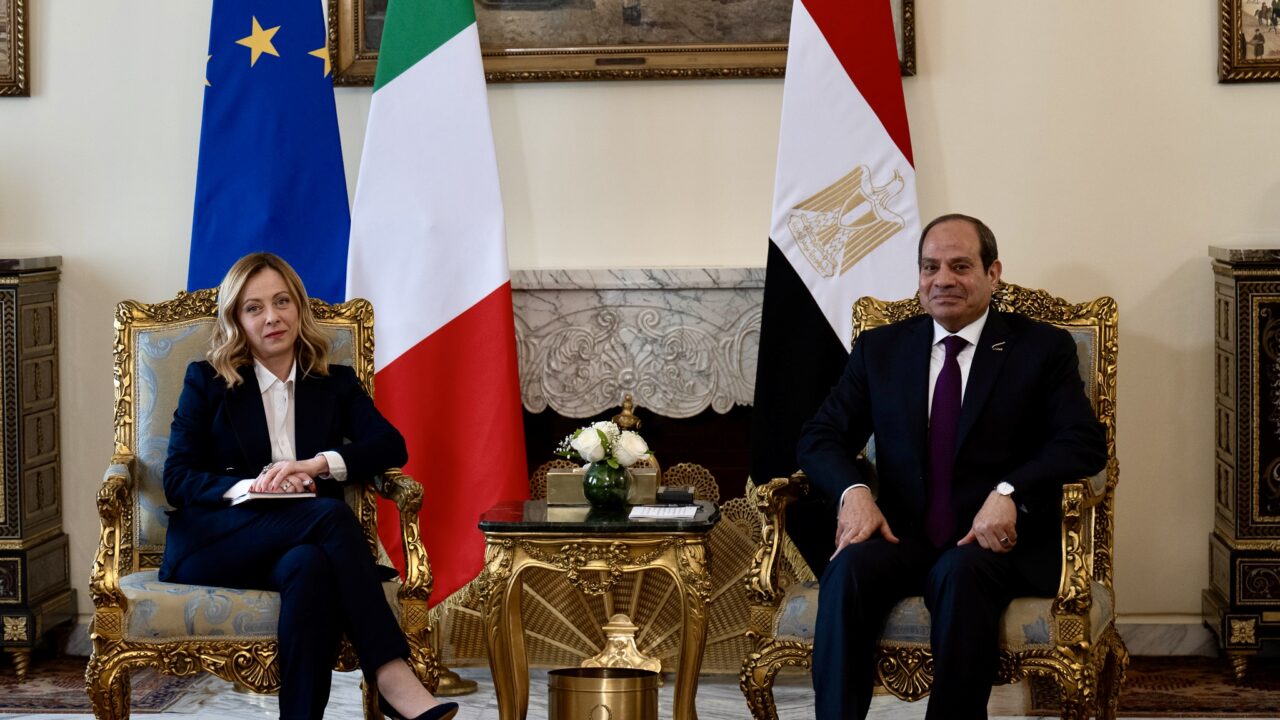 Meloni stringe accordi con Al-Sisi ma scoppia la polemica: “E la verità su Giulio Regeni?”