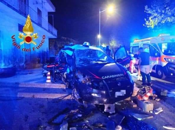 Tragedia in strada: morti due carabinieri in servizio