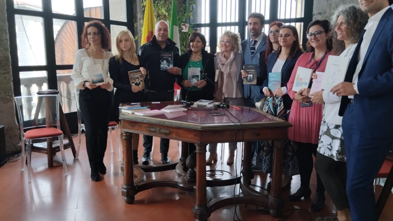 Napoli: “Un caffè con l’autore” lancia l’iniziativa del Libro Sospeso