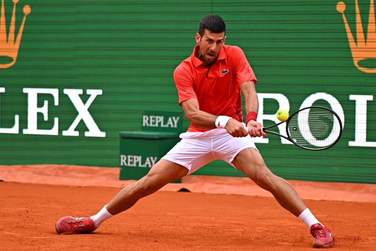 Djokovic colpito da una borraccia mentre lasciava il campo di Roma